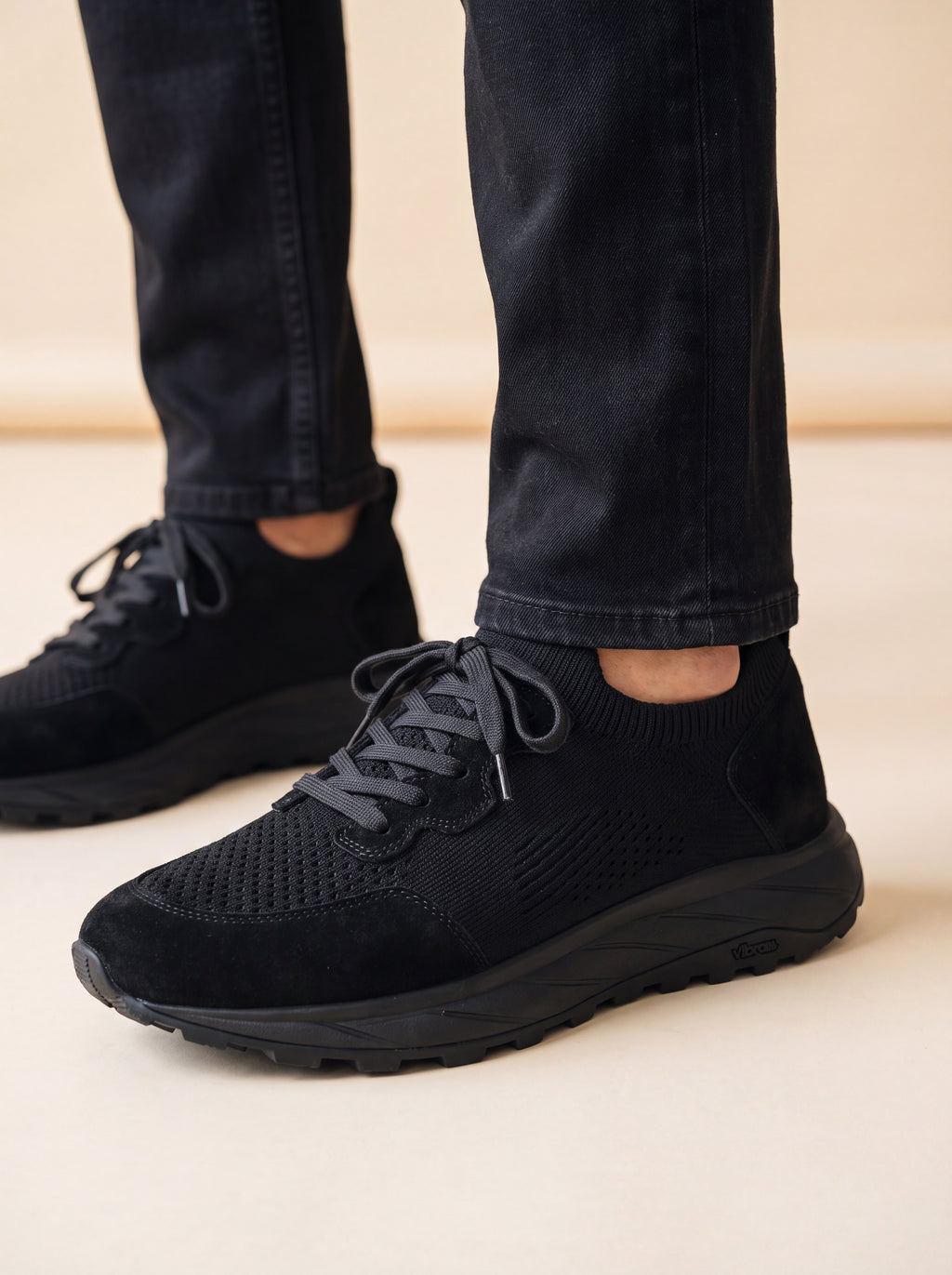 AZZUR Chunky-Sole Sneaker Detail-Fokus