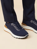 AZZUR Knit Sneaker Navy mit grauer Wildlederblende und Camel-Keil an der Ferse