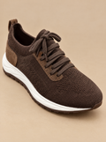 AZZUR Knit Sneaker Dunkelbraun, Detail Schnürung und Strick